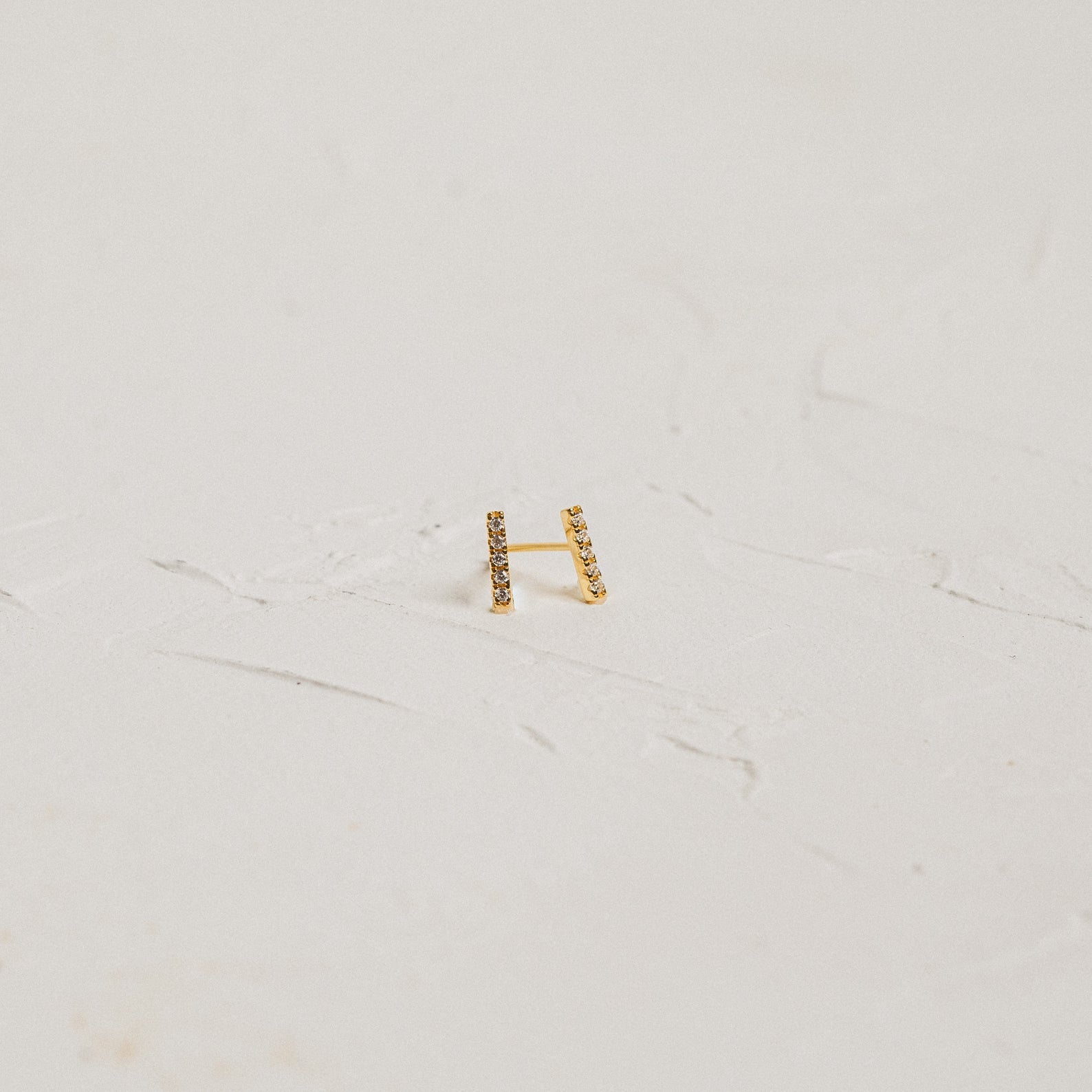 Pave Bar Studs